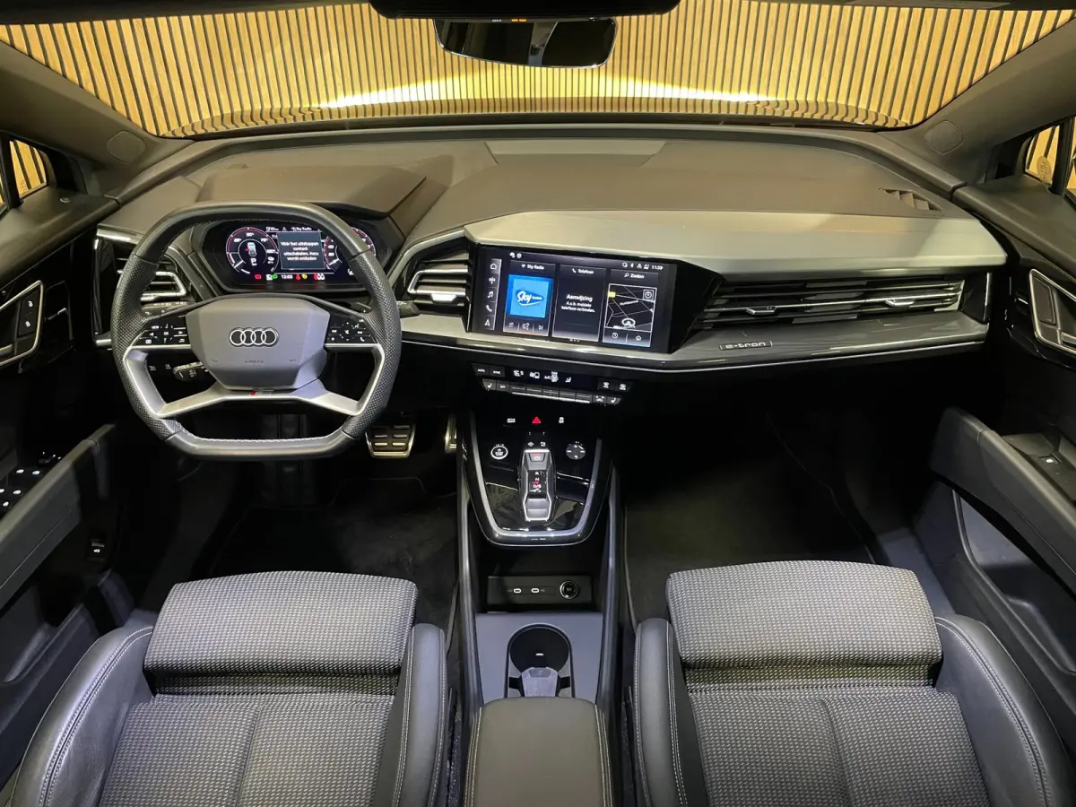 40 S-Line Competition 77 kWh|93%SOH|BLACK|ACC|APPLE CARPLAY|CAMERA|STOELVERWARMING|NAP|NL AUTO|INCL.BTW|1e EIG.|