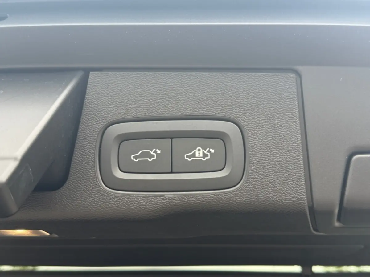 2.0 T8 AWD+ Black Edition | panoramadak | Harmann Kardan