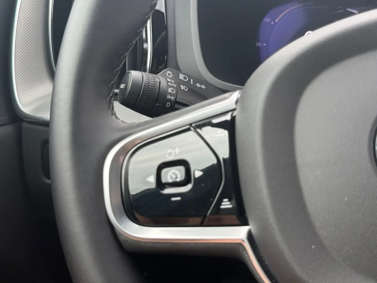 2.0 T8 AWD+ Black Edition | panoramadak | Harmann Kardan