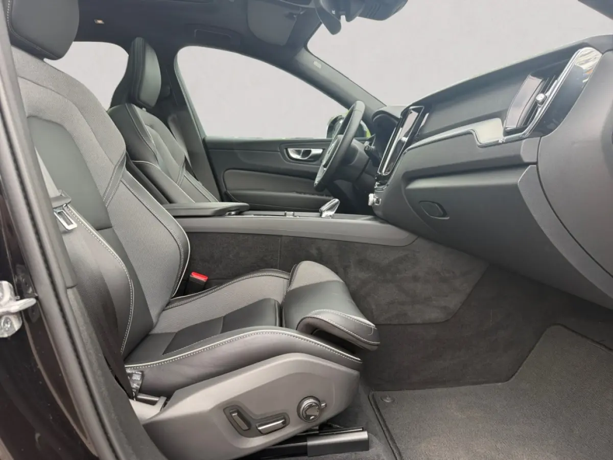 2.0 T8 AWD+ Black Edition | panoramadak | Harmann Kardan