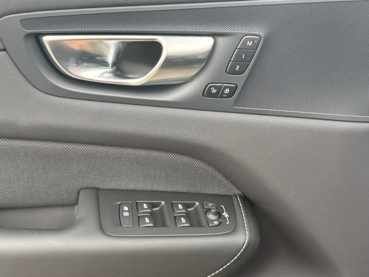 2.0 T8 AWD+ Black Edition | panoramadak | Harmann Kardan