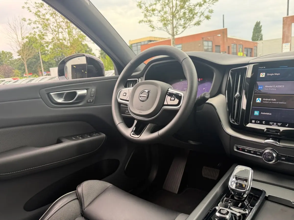2.0 T8 AWD+ Black Edition | panoramadak | Harmann Kardan
