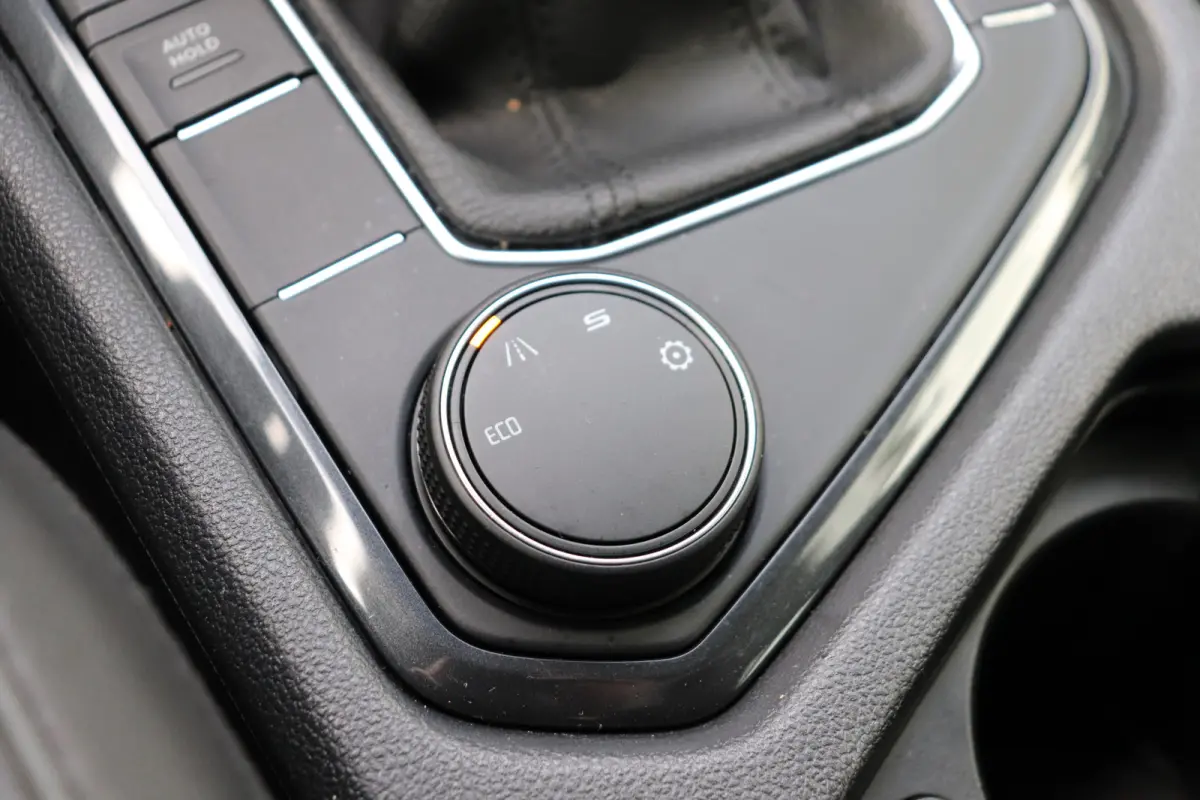 1.5 TSI FR Business Intense 7p. Zeer compleet, trekhaak wegklapbaar, panoramadak, leder.