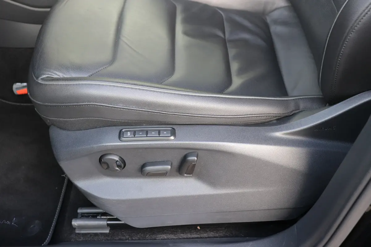 1.5 TSI FR Business Intense 7p. Zeer compleet, trekhaak wegklapbaar, panoramadak, leder.
