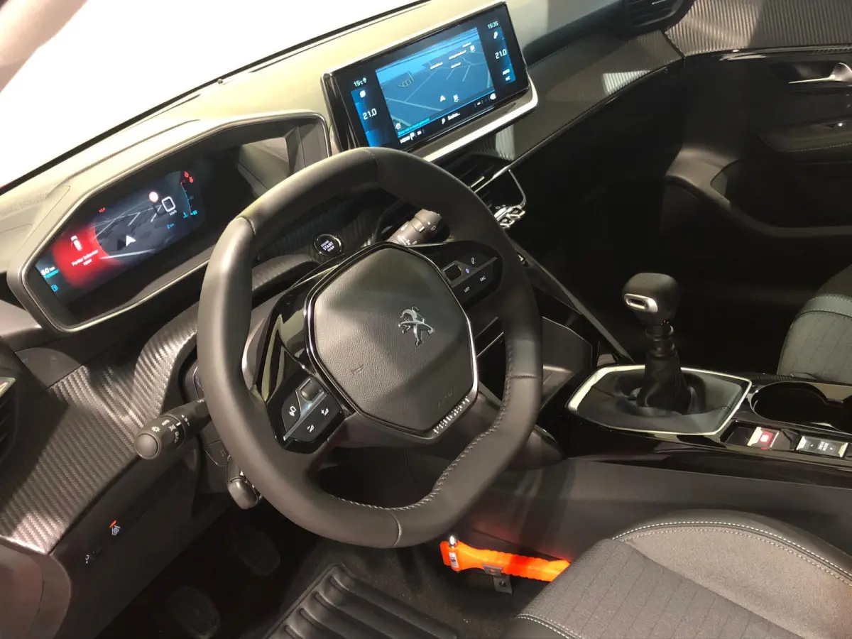 1.2 PureTech Allure Pack KEYLESS | NAVI | DIRECT LEVERBAAR