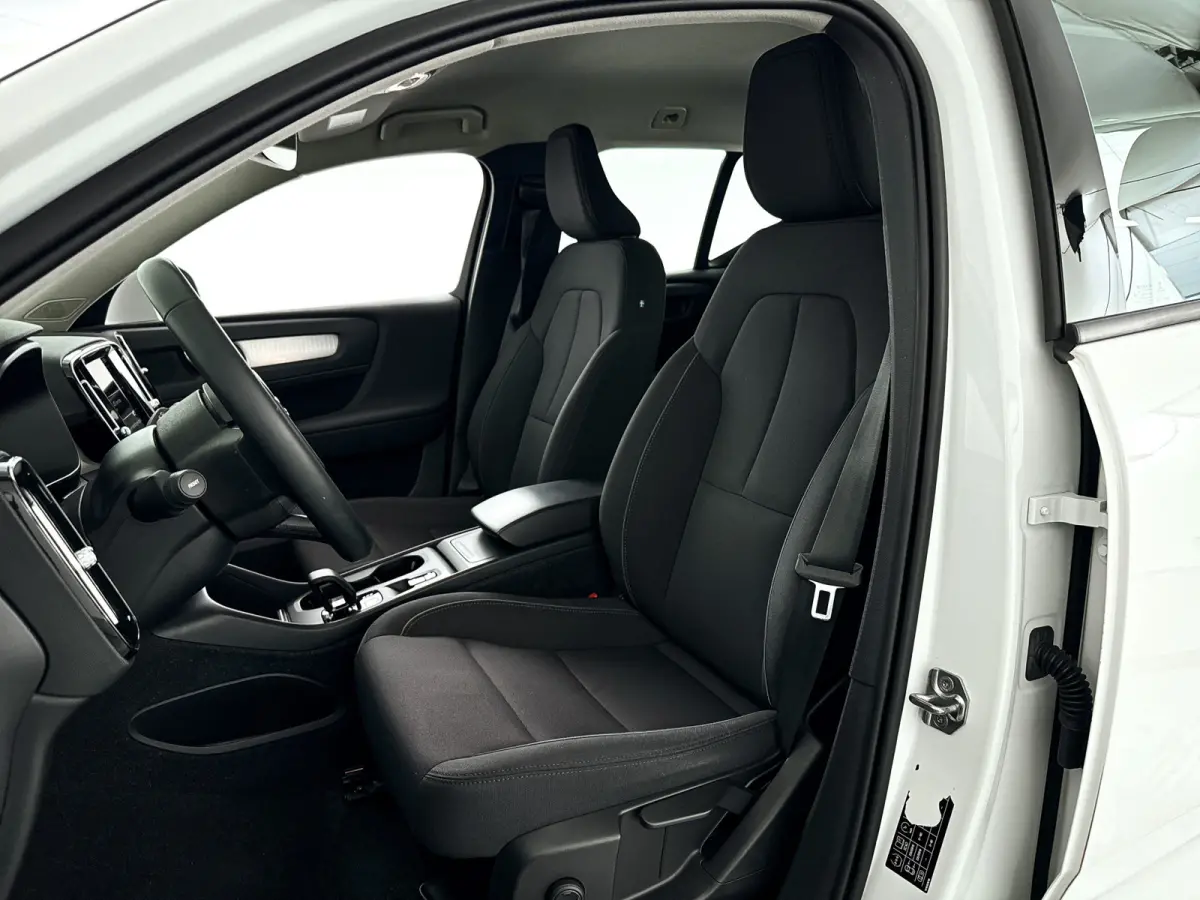 T2 Momentum Business | Parkeercamera | Climate control | Cruise control | Navigatie