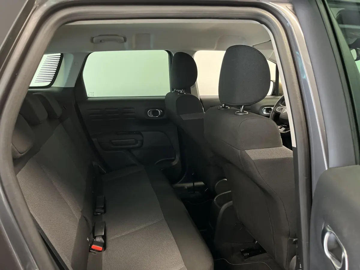 1.2 PureTech Feel | Nav | Apple Carplay/Android Auto | Parkeersensor achter |