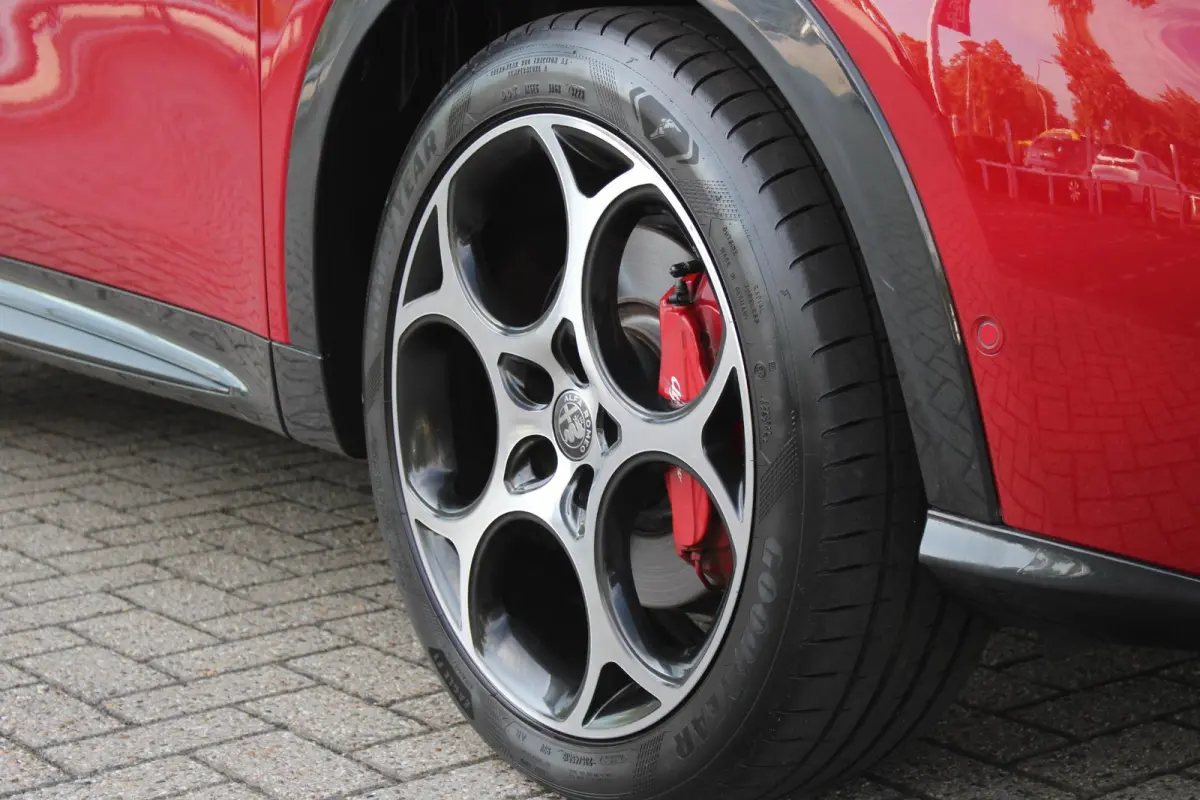 1.5T 160PK Hybrid Veloce TECHNOLOGY PACK: PARKEERWAARSCHUWING VOOR EN ACHTER/360° CAMERA / AUTONOMOUS DRIVING LEVEL 2: ADAPTIVE CRUISE CONTROL/LANE CENTERING ASSIST/TRAFFIC JAM ASSIST DODEH