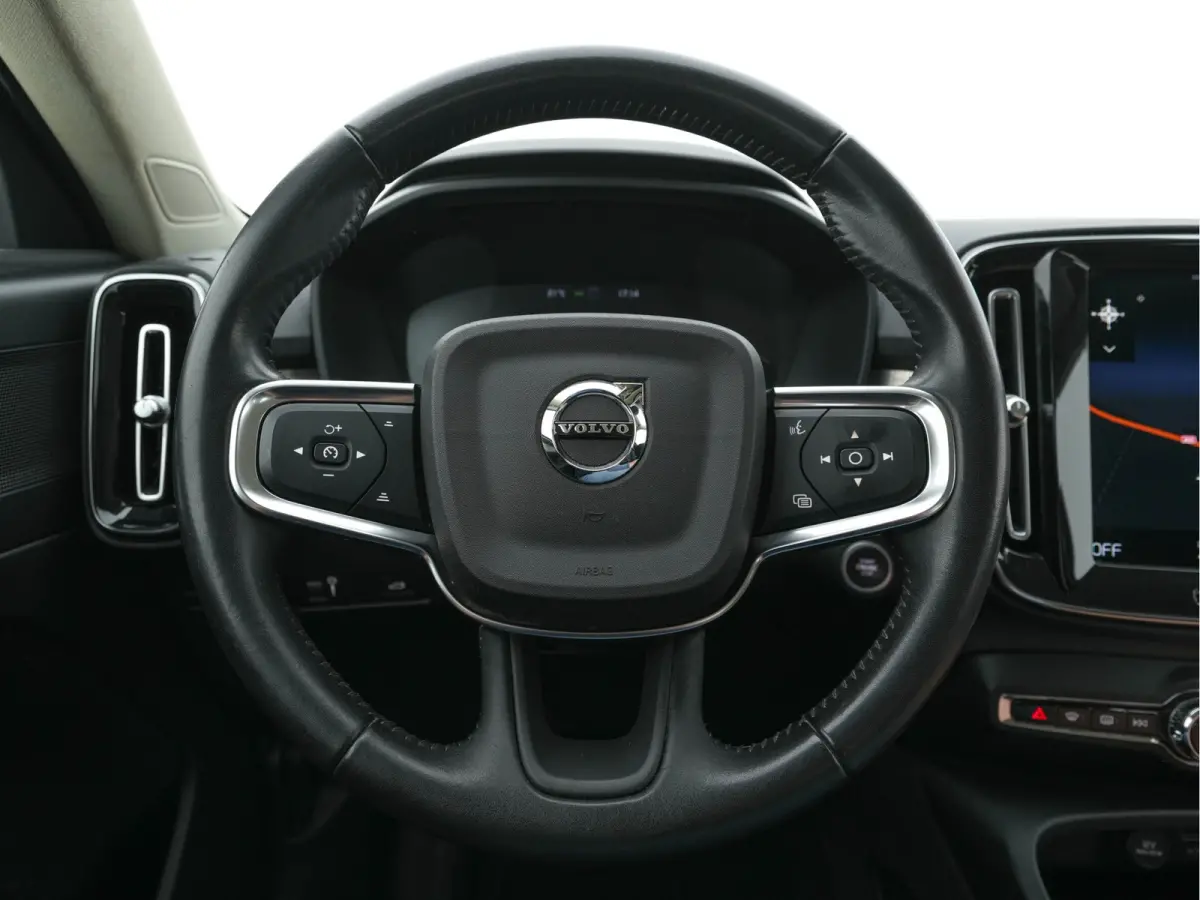1.5 T3 Inscription Aut. *NAVI-FULLMAP | FULL-LED | LEATHER | DIGI-COCKPIT | CAMERA | BLIS | LANE-ASSIST | COMFORTSEATS | ECC | PDC | CRUISE | 19"ALU*