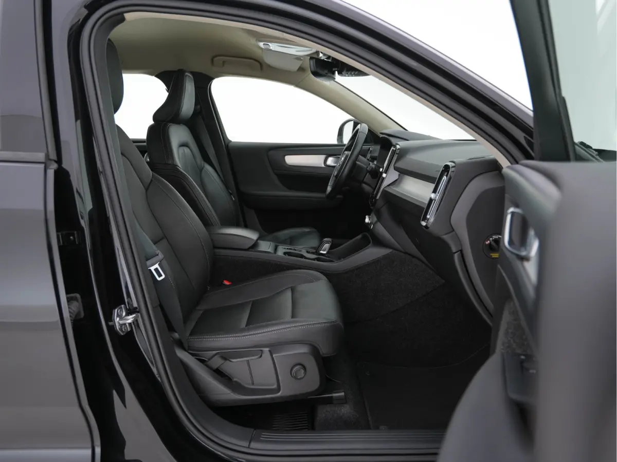 1.5 T3 Inscription Aut. *NAVI-FULLMAP | FULL-LED | LEATHER | DIGI-COCKPIT | CAMERA | BLIS | LANE-ASSIST | COMFORTSEATS | ECC | PDC | CRUISE | 19"ALU*