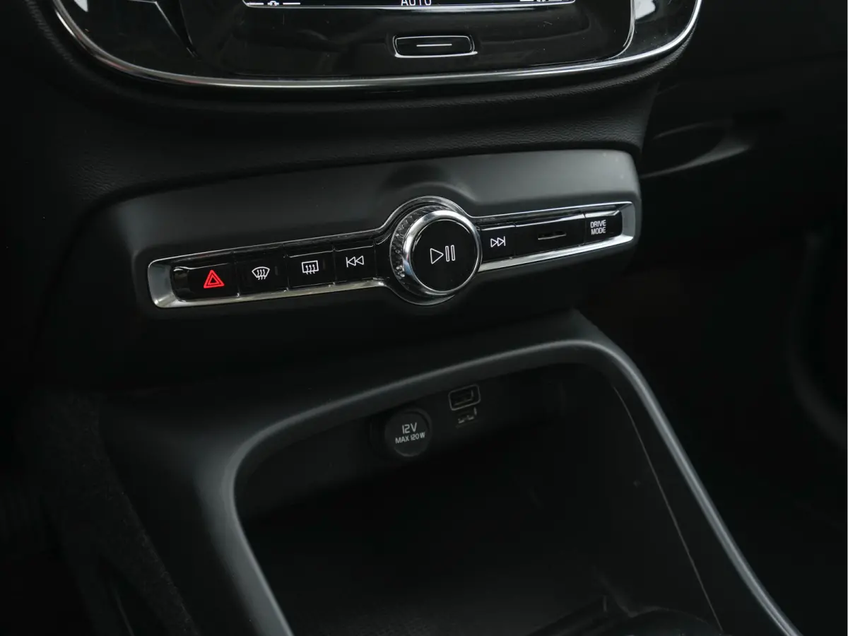 1.5 T3 Inscription Aut. *NAVI-FULLMAP | FULL-LED | LEATHER | DIGI-COCKPIT | CAMERA | BLIS | LANE-ASSIST | COMFORTSEATS | ECC | PDC | CRUISE | 19"ALU*