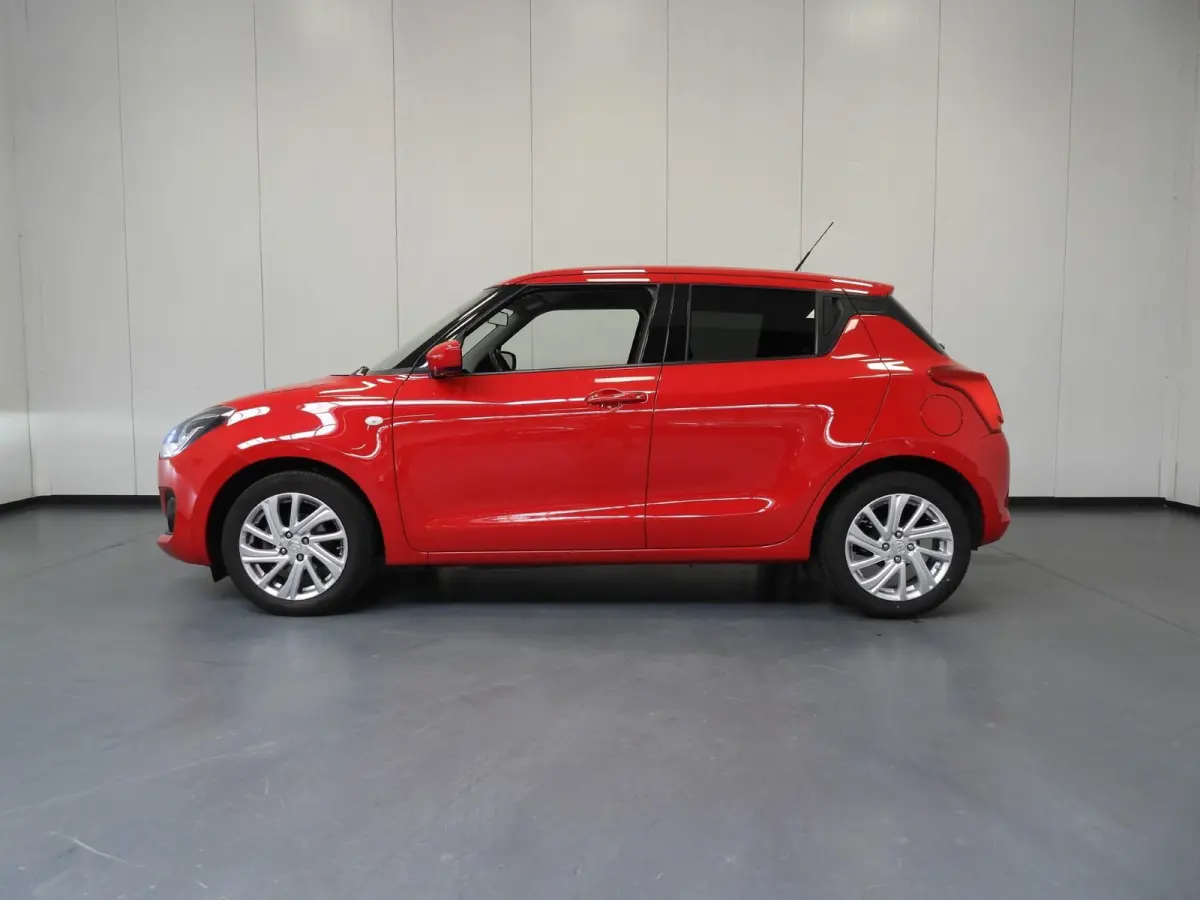 1.2 Select Smart Hybrid NAVI-APP/CAMERA/AIRCO/LED/16"LMV!