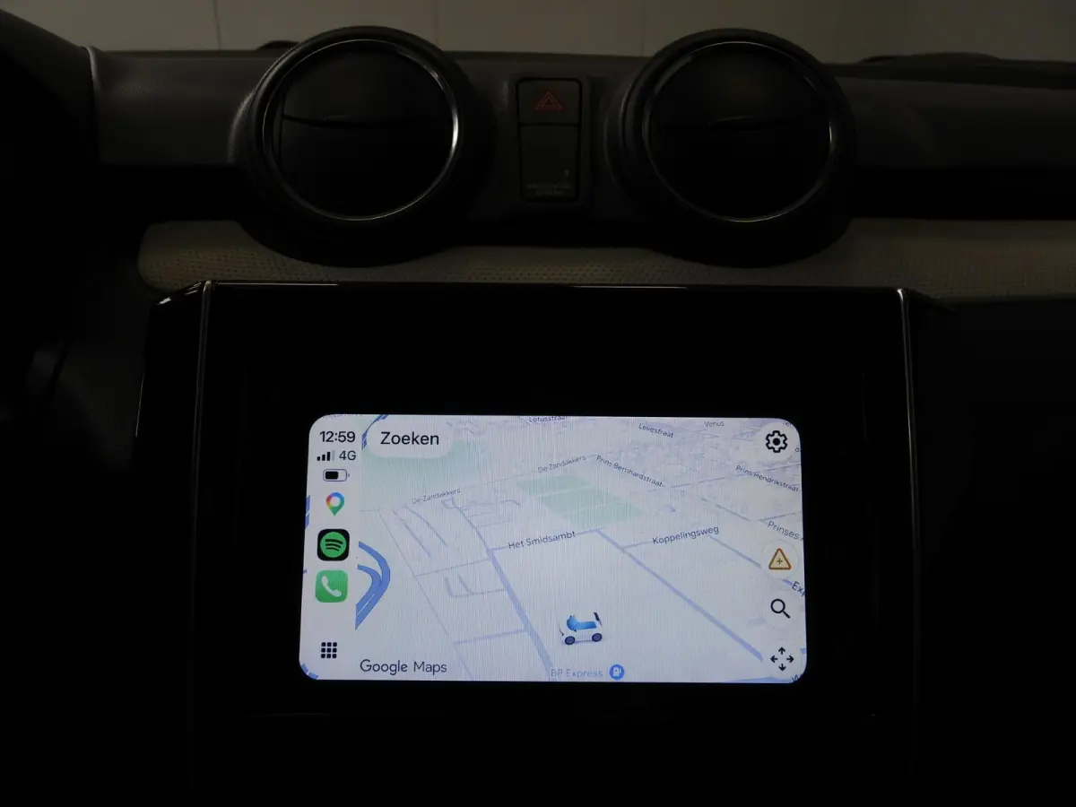 1.2 Select Smart Hybrid NAVI-APP/CAMERA/AIRCO/LED/16"LMV!