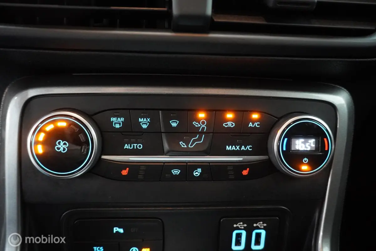 1.0 EcoBoost Titanium | Automaat | Trekhaak |