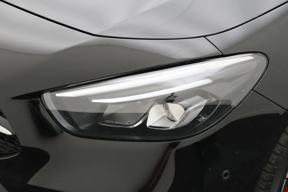 250 e Business Line Camera, Cruise, Apple Carplay, LED, PDC, Sfeerverlichting, Trekhaak, 18''