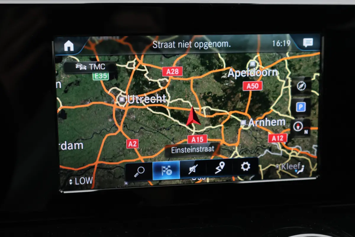 250 e Business Line Camera, Cruise, Apple Carplay, LED, PDC, Sfeerverlichting, Trekhaak, 18''