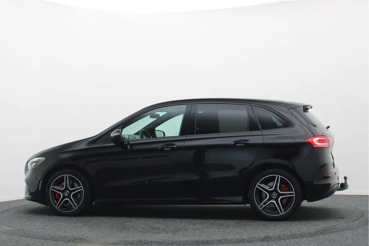 250 e Business Line Camera, Cruise, Apple Carplay, LED, PDC, Sfeerverlichting, Trekhaak, 18''