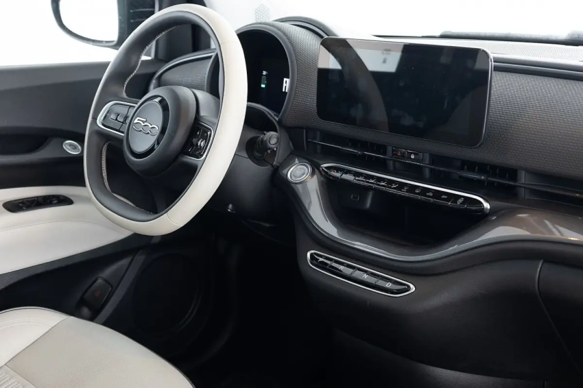 42kWh La Prima | PANORAMA | ADAPTIVE CRUISE | CAMERA | SOH: 93,7% |