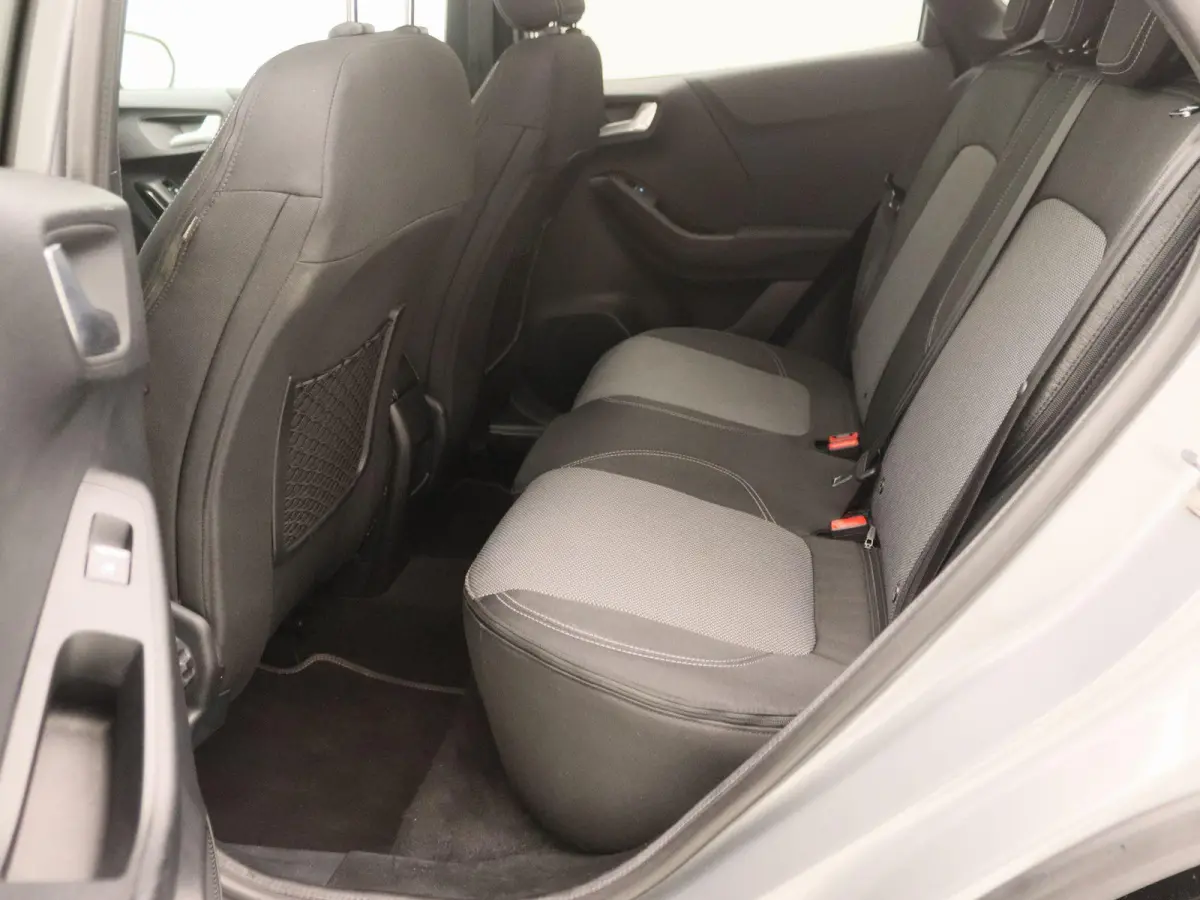 1.0 EcoBoost Titanium X First Edition | Apple Carplay/Android Auto | Achteruitrijcamera | Winterpakket | Cruise Control | Lichtmetalen Velgen |