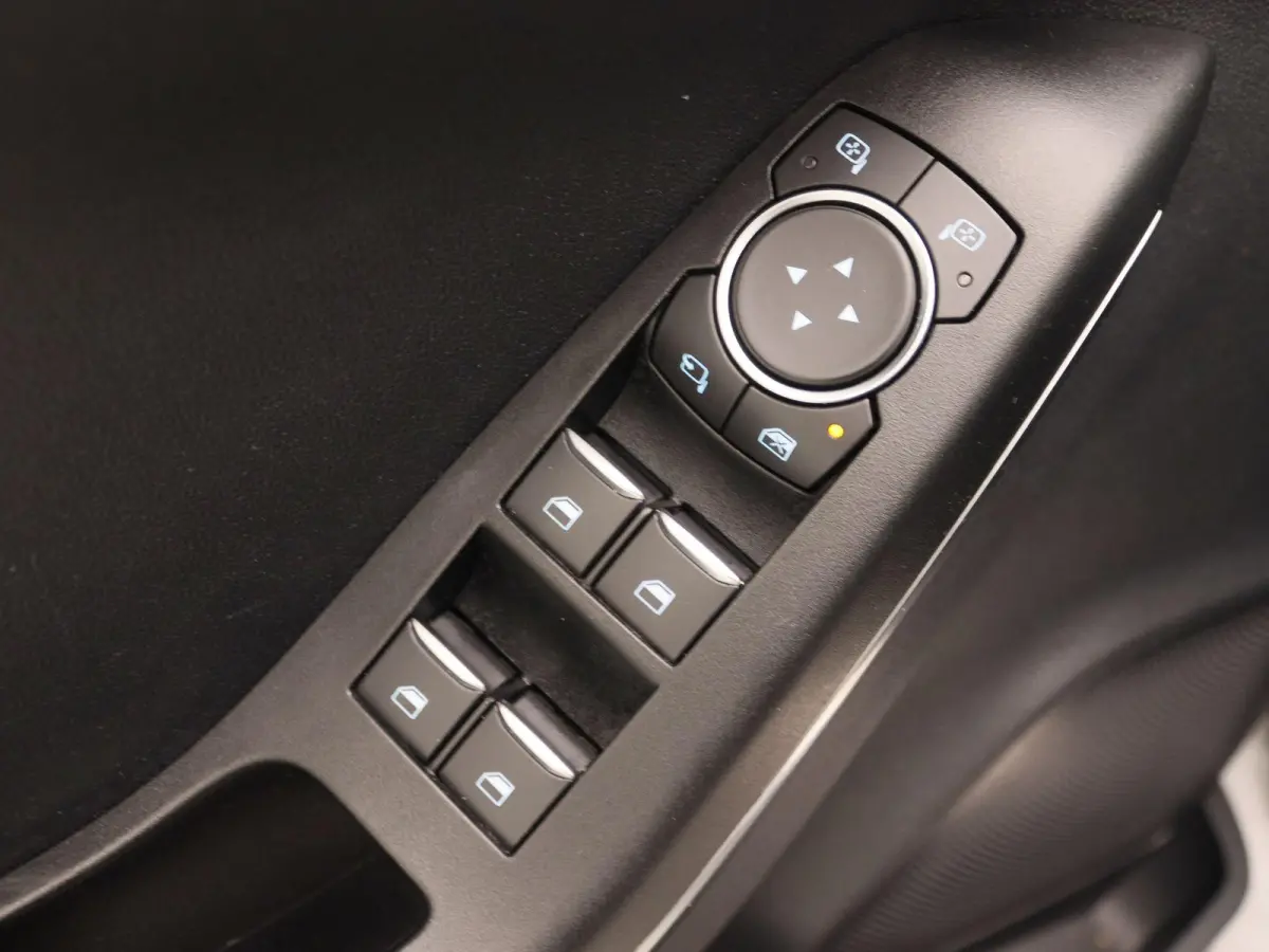 1.0 EcoBoost Titanium X First Edition | Apple Carplay/Android Auto | Achteruitrijcamera | Winterpakket | Cruise Control | Lichtmetalen Velgen |