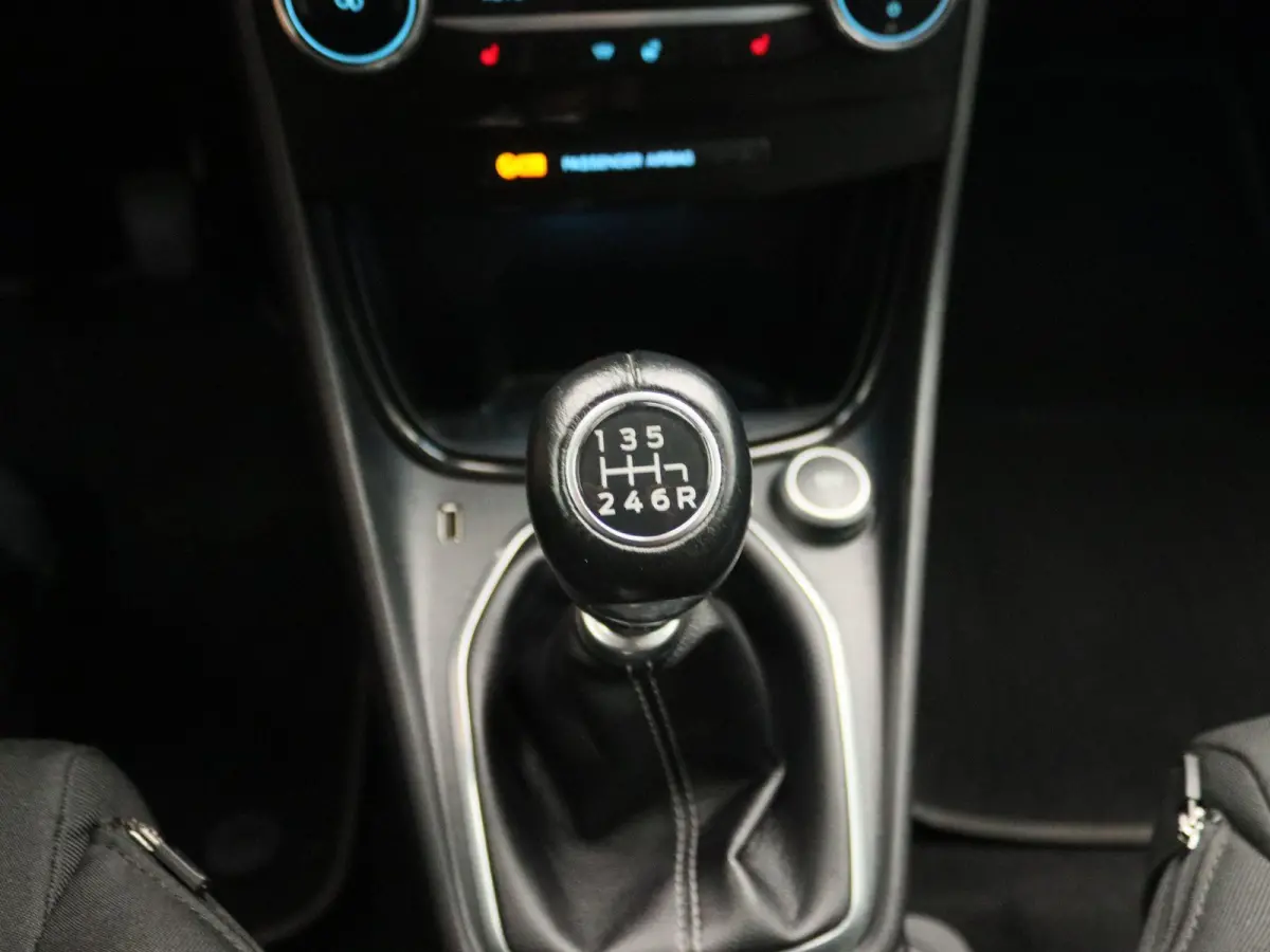 1.0 EcoBoost Titanium X First Edition | Apple Carplay/Android Auto | Achteruitrijcamera | Winterpakket | Cruise Control | Lichtmetalen Velgen |