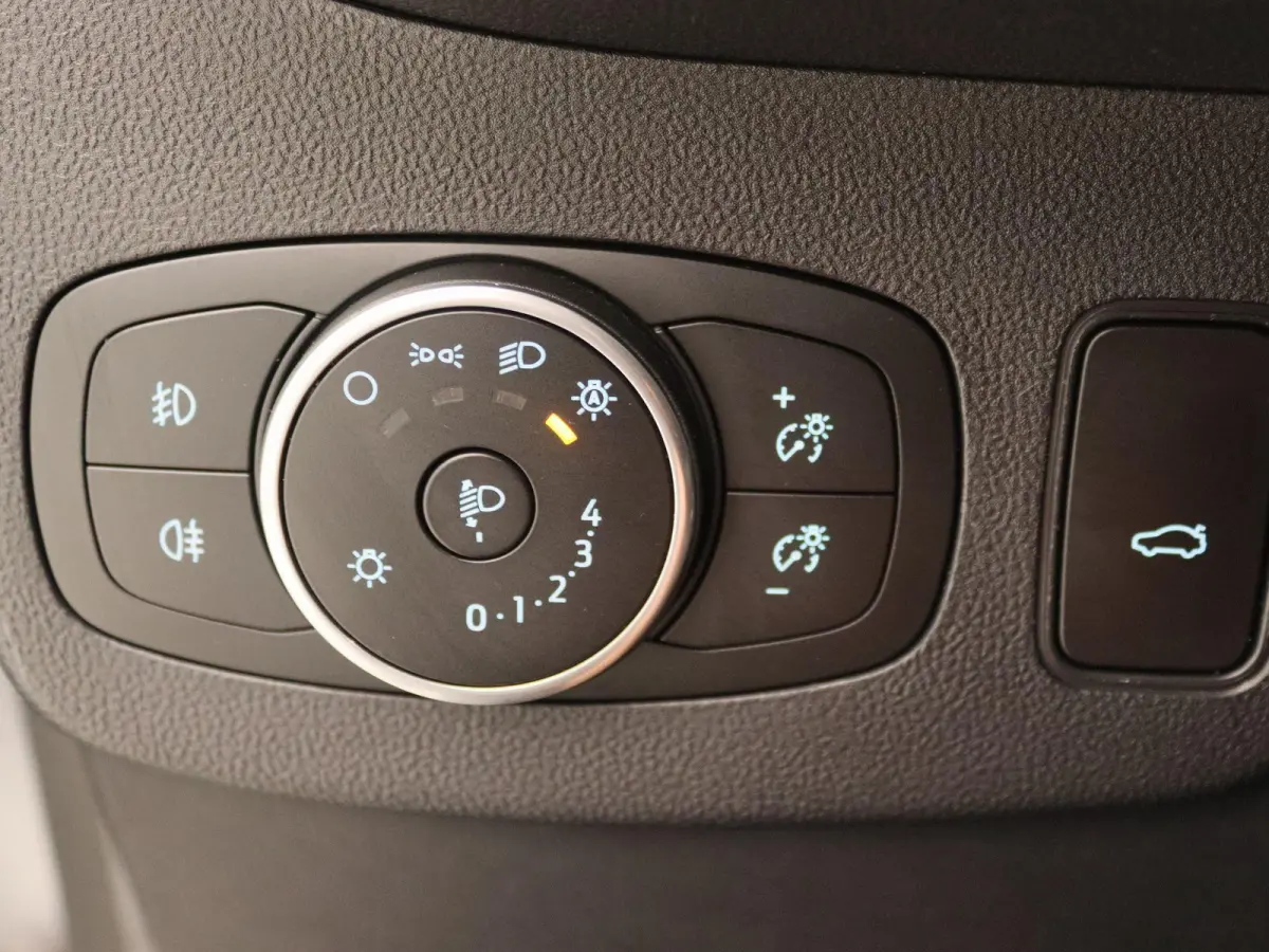 1.0 EcoBoost Titanium X First Edition | Apple Carplay/Android Auto | Achteruitrijcamera | Winterpakket | Cruise Control | Lichtmetalen Velgen |