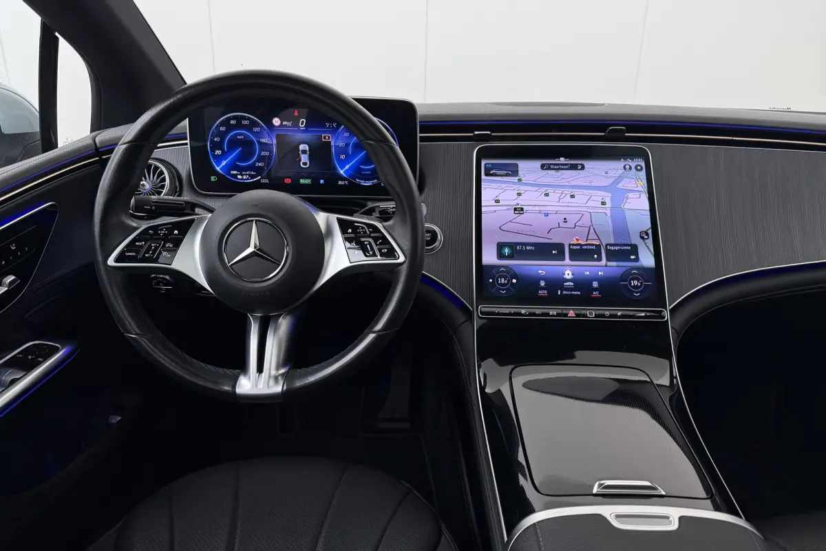 300 Luxury Line 89 kWh (99%SOH) Warmtepomp Pano-dak Burmester Adapt.Cruise