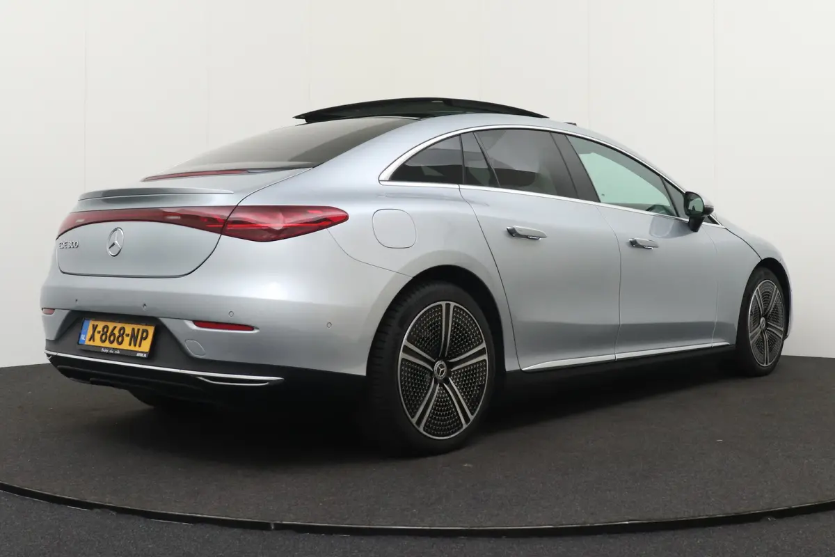 300 Luxury Line 89 kWh (99%SOH) Warmtepomp Pano-dak Burmester Adapt.Cruise