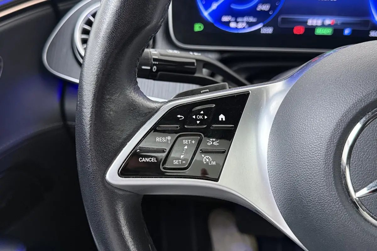300 Luxury Line 89 kWh (99%SOH) Warmtepomp Pano-dak Burmester Adapt.Cruise