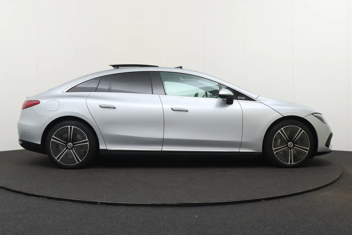 300 Luxury Line 89 kWh (99%SOH) Warmtepomp Pano-dak Burmester Adapt.Cruise