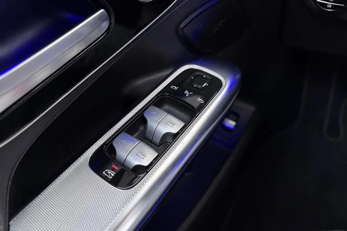 300 Luxury Line 89 kWh (99%SOH) Warmtepomp Pano-dak Burmester Adapt.Cruise