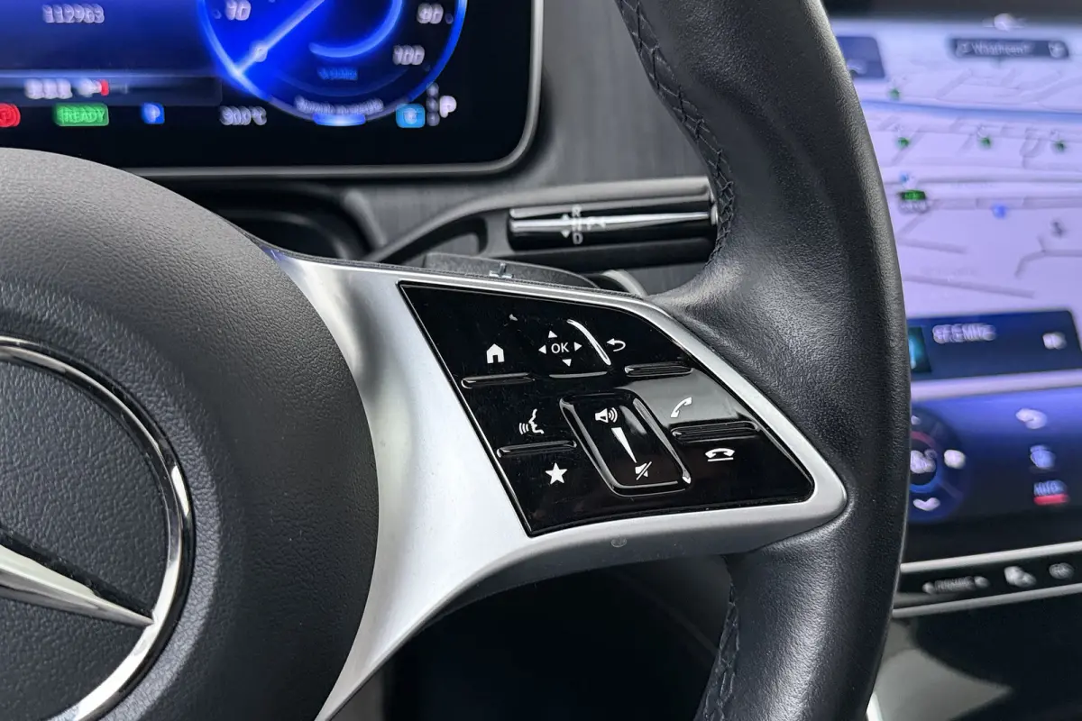 300 Luxury Line 89 kWh (99%SOH) Warmtepomp Pano-dak Burmester Adapt.Cruise