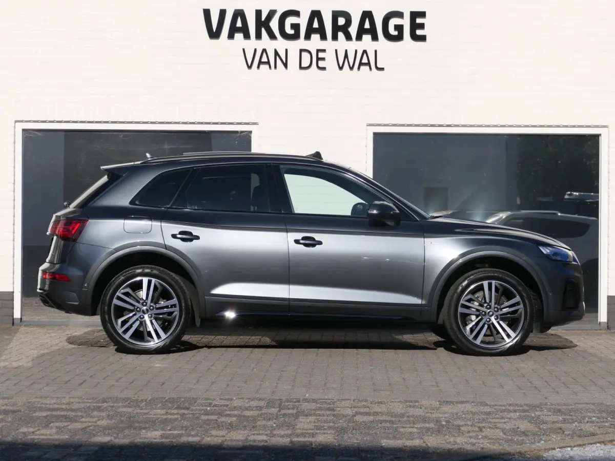 50 TFSI e S-line Competition | Black optic | Panoramadak | 360°-camera | Memory | Sportstuur | Matrix LED | Dodehoek detectie | Keyless | Draadloze telefoonlader | Apple-/Android Carplay