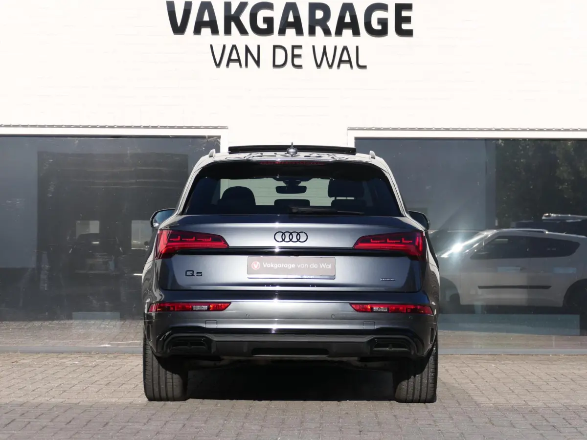 50 TFSI e S-line Competition | Black optic | Panoramadak | 360°-camera | Memory | Sportstuur | Matrix LED | Dodehoek detectie | Keyless | Draadloze telefoonlader | Apple-/Android Carplay