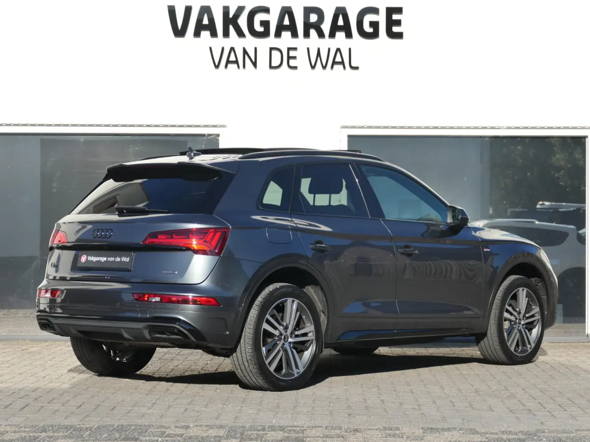 50 TFSI e S-line Competition | Black optic | Panoramadak | 360°-camera | Memory | Sportstuur | Matrix LED | Dodehoek detectie | Keyless | Draadloze telefoonlader | Apple-/Android Carplay