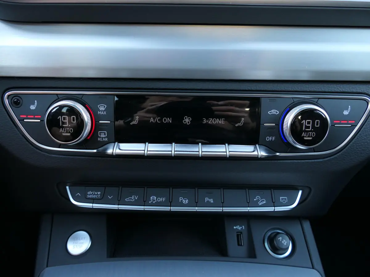 50 TFSI e S-line Competition | Black optic | Panoramadak | 360°-camera | Memory | Sportstuur | Matrix LED | Dodehoek detectie | Keyless | Draadloze telefoonlader | Apple-/Android Carplay