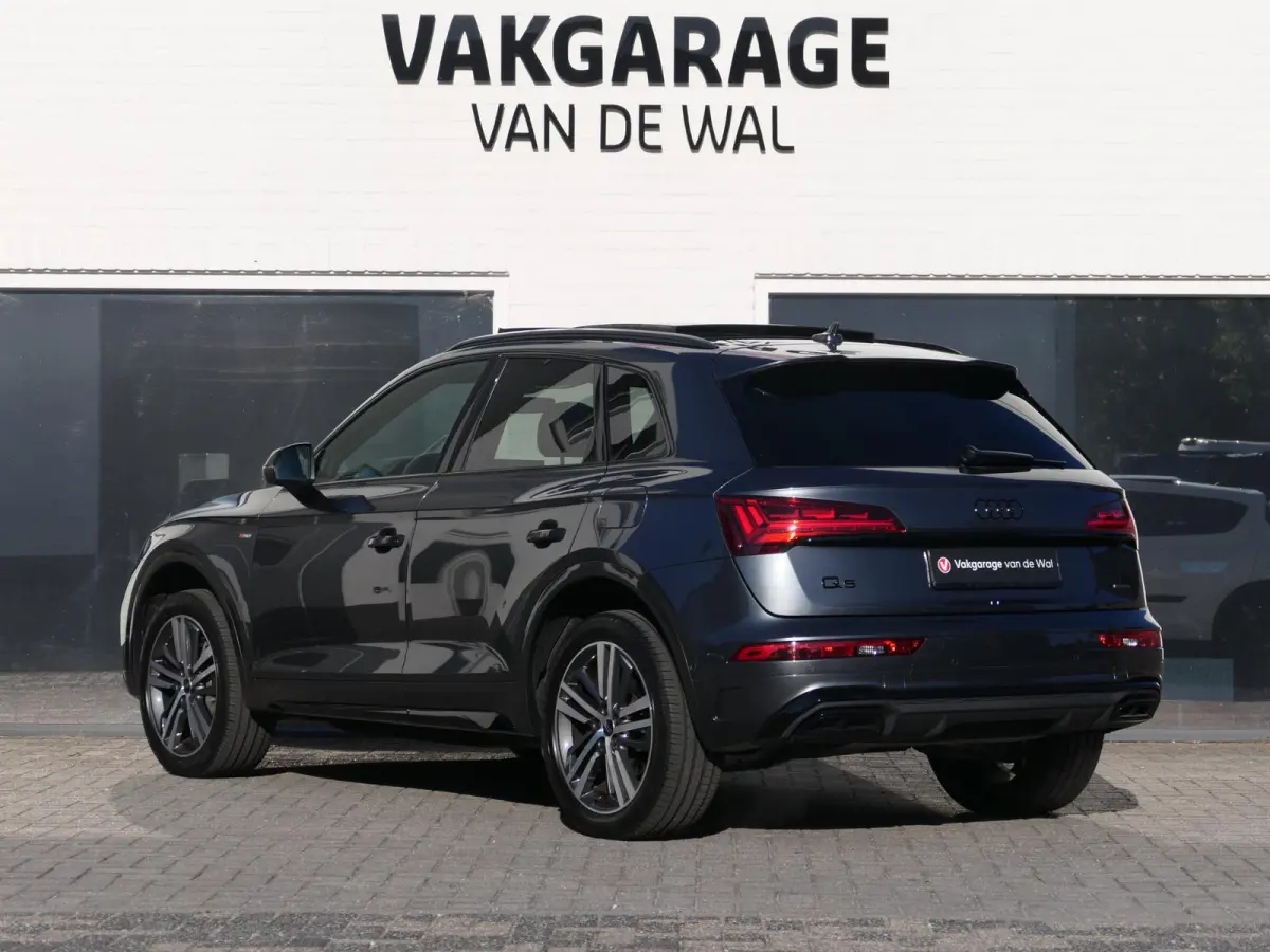 50 TFSI e S-line Competition | Black optic | Panoramadak | 360°-camera | Memory | Sportstuur | Matrix LED | Dodehoek detectie | Keyless | Draadloze telefoonlader | Apple-/Android Carplay