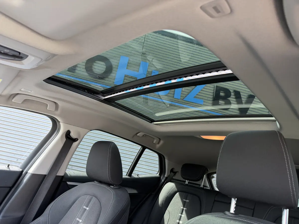 sDrive18i Sport Line Panoramadak Trekhaak LED Sportstoelen