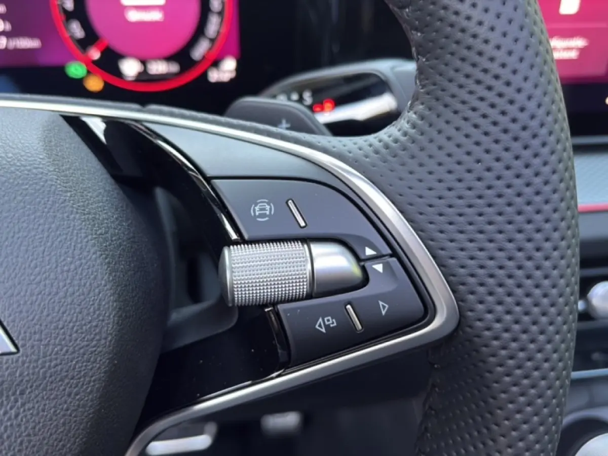 1.5 TSI IV SPORTLINE FISCAAL LAAG!! TREKHAAK/360CAMERA/PANO-DAK/ELEK-KLEP/ACC