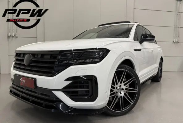 R 3.0 TSi 4MOTION eHybrid 462PK PANO/PUGLIA/LUCHTVERING/NACHT-ZICHT/TREKHAAK/DYNAUDIO/22"/SOFT-CLOSE/360CAMERA/ACC/DYNAUDIO/HEAD-UP/BLACK-OPTIC/MAXTON-BODYKIT/DRIVER ASS.PLUS/MASSAGE/FULL OP