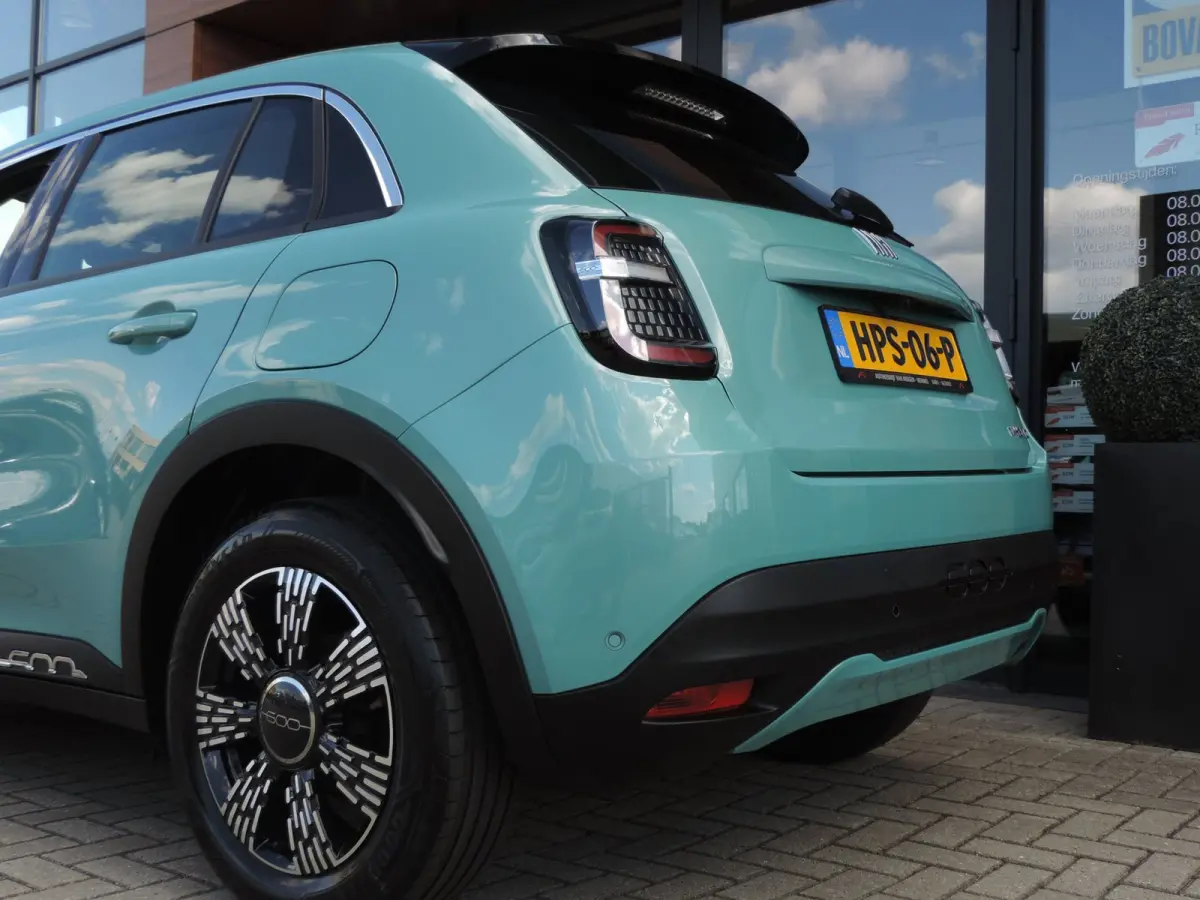 1.2-T Hybrid Urban AUTOMAAT 31.000km | LED kopl | CarPlay | Stoelverw | Cruise contr | Keyless | Camera | 17” | PDC