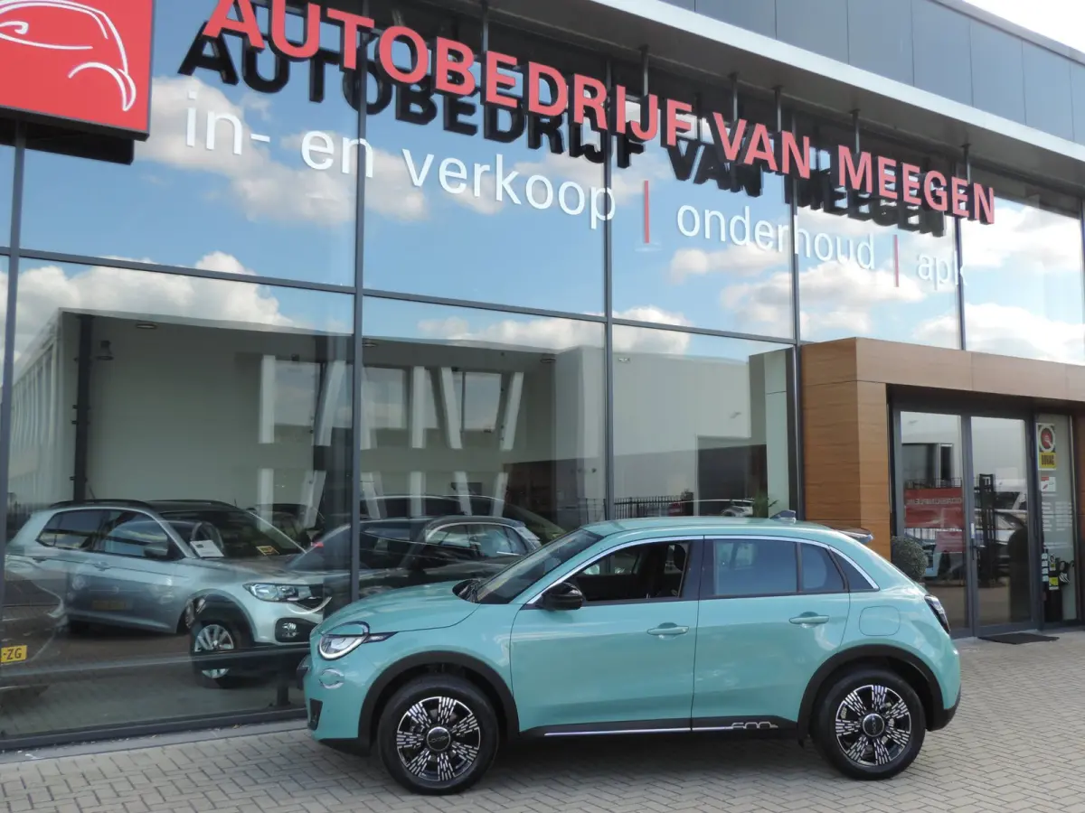 1.2-T Hybrid Urban AUTOMAAT 31.000km | LED kopl | CarPlay | Stoelverw | Cruise contr | Keyless | Camera | 17” | PDC