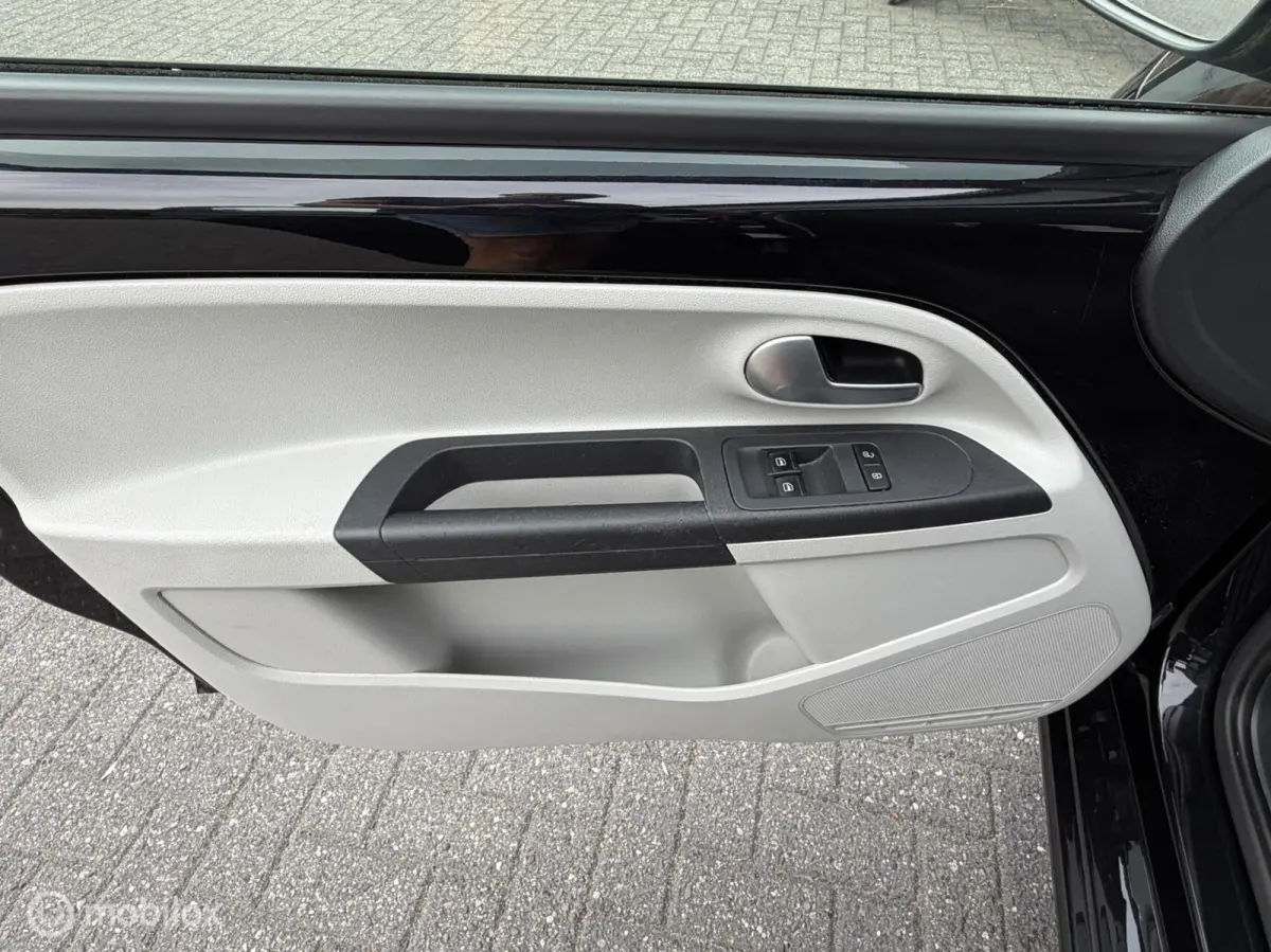 1.0 Sport Intense|Parkeersensoren|1e eigenaar|Dealeronderhouden.