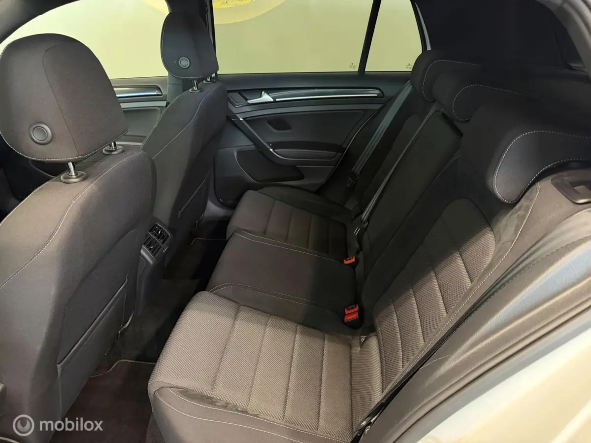 2.0 TSI 4Motion R Panorama/Akrapovic/Keyless