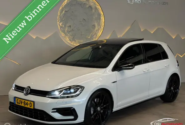 2.0 TSI 4Motion R Panorama/Akrapovic/Keyless