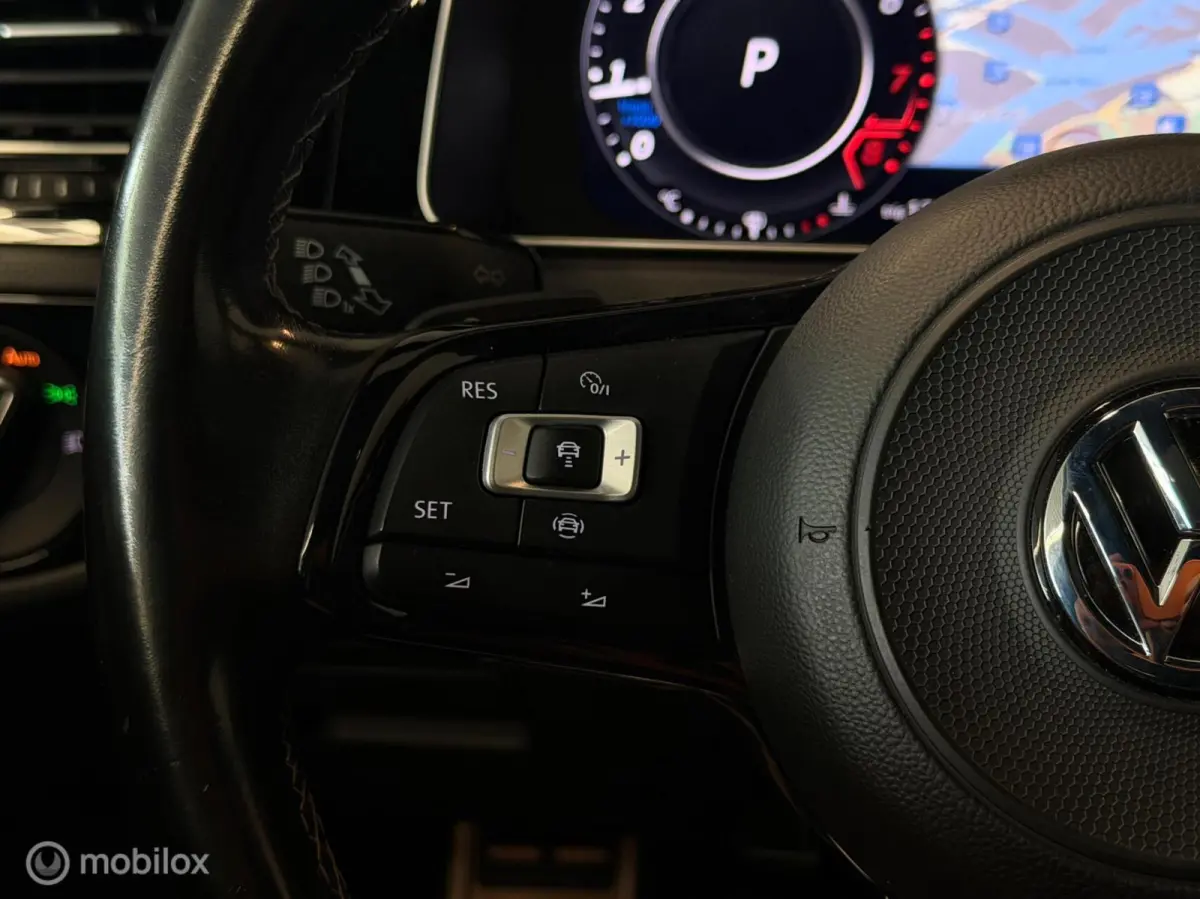 2.0 TSI 4Motion R Panorama/Akrapovic/Keyless