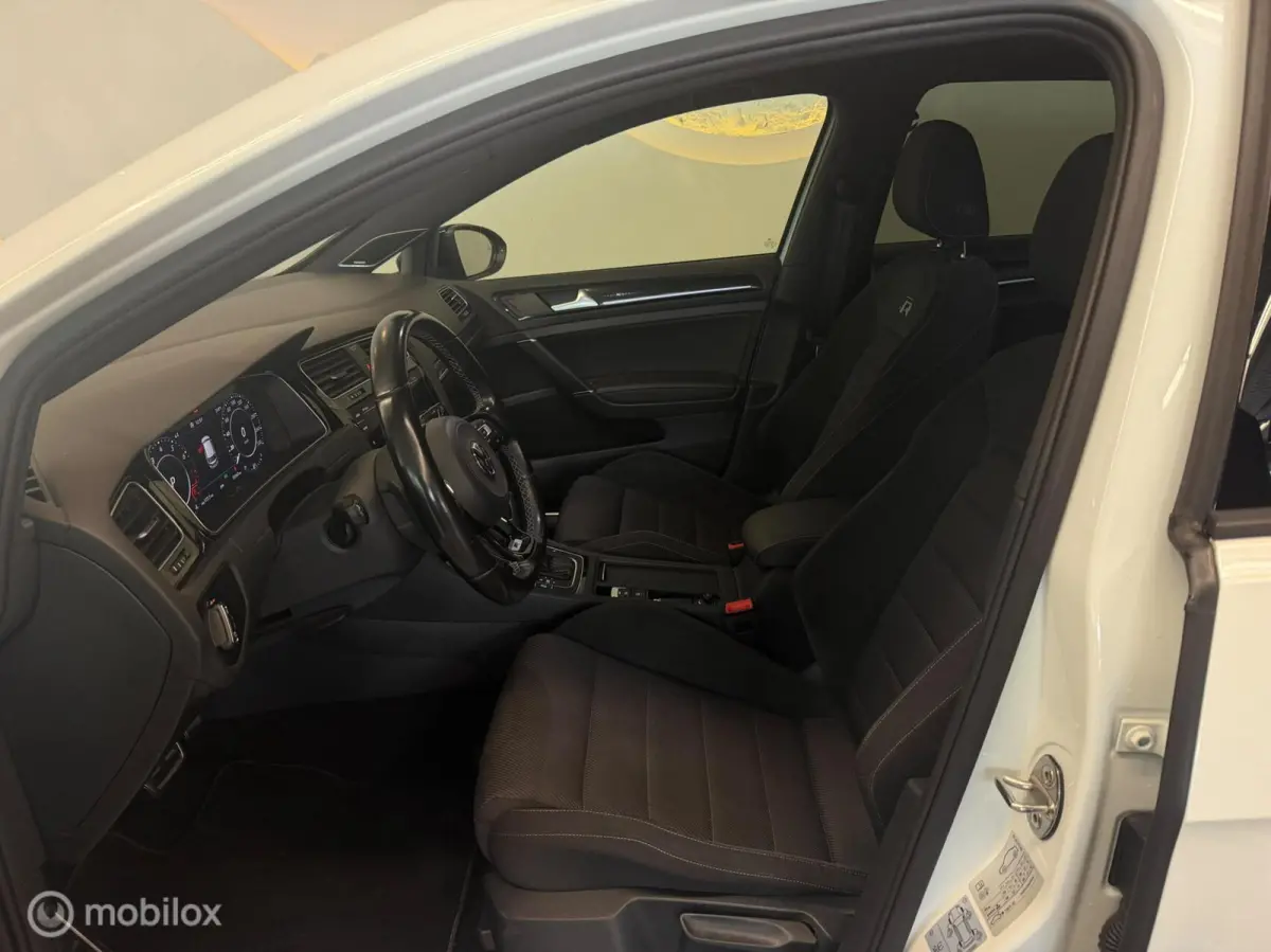 2.0 TSI 4Motion R Panorama/Akrapovic/Keyless