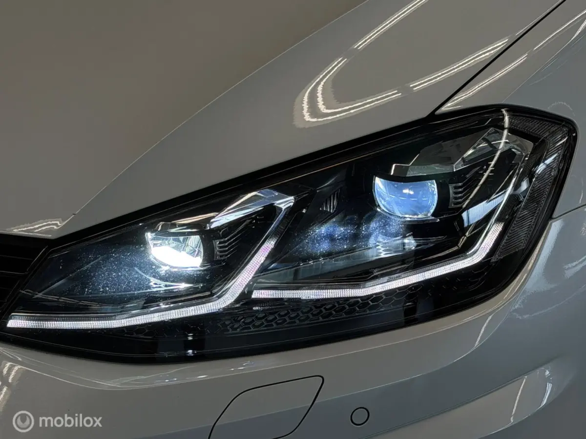 2.0 TSI 4Motion R Panorama/Akrapovic/Keyless