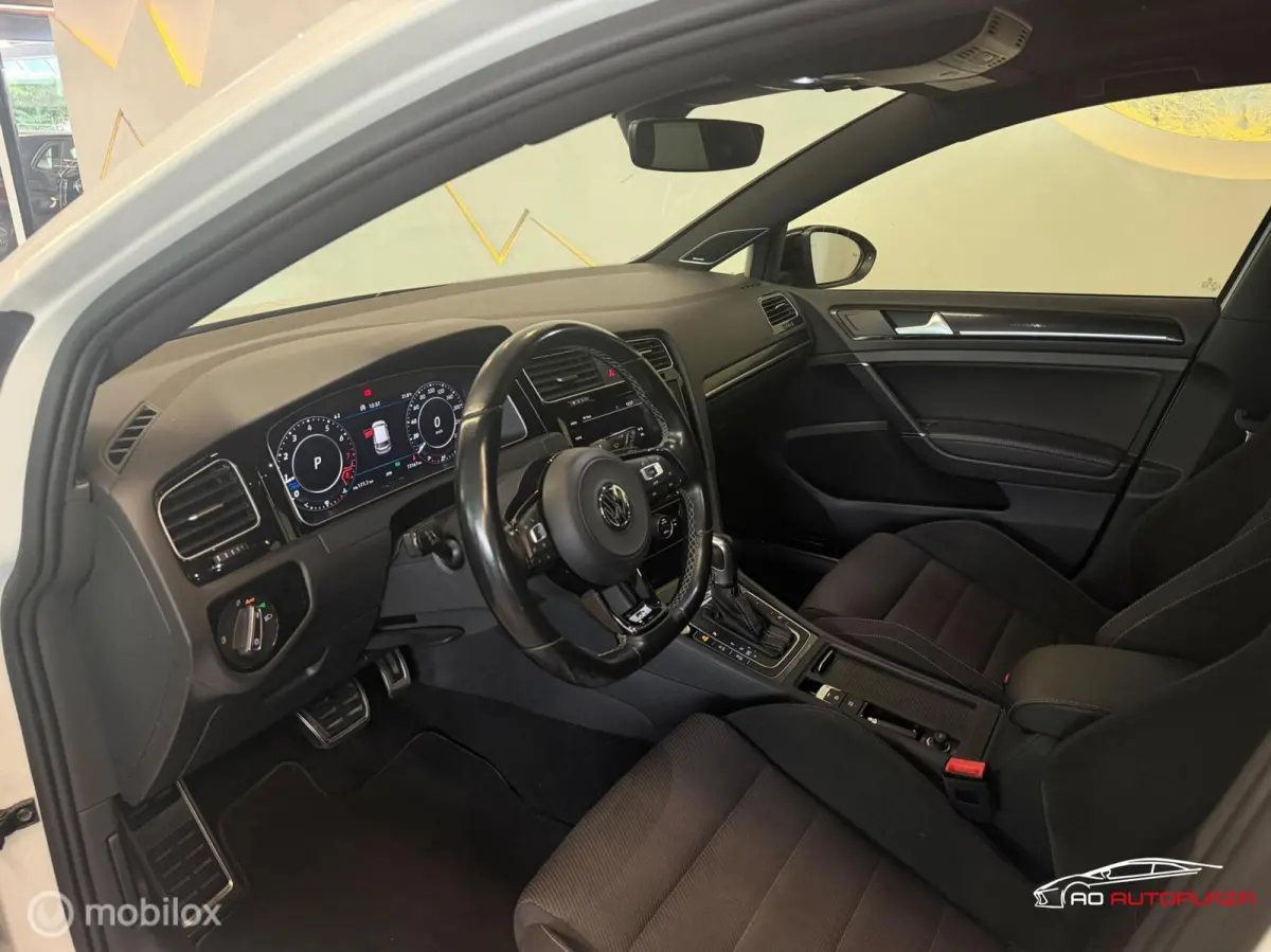 2.0 TSI 4Motion R Panorama/Akrapovic/Keyless