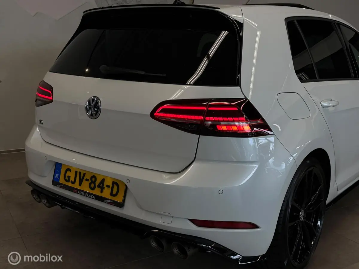 2.0 TSI 4Motion R Panorama/Akrapovic/Keyless